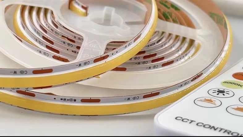 90 CRI COB 560leds CCT bande LED atténuée 8 mm PCB pour économiser l'énergie éclairage écologique en Europe
