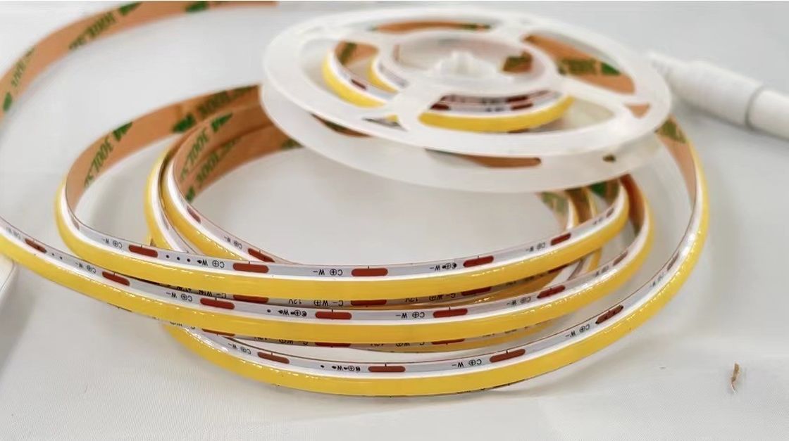 90 CRI COB 560leds CCT bande LED atténuée 8 mm PCB pour économiser l'énergie éclairage écologique en Europe