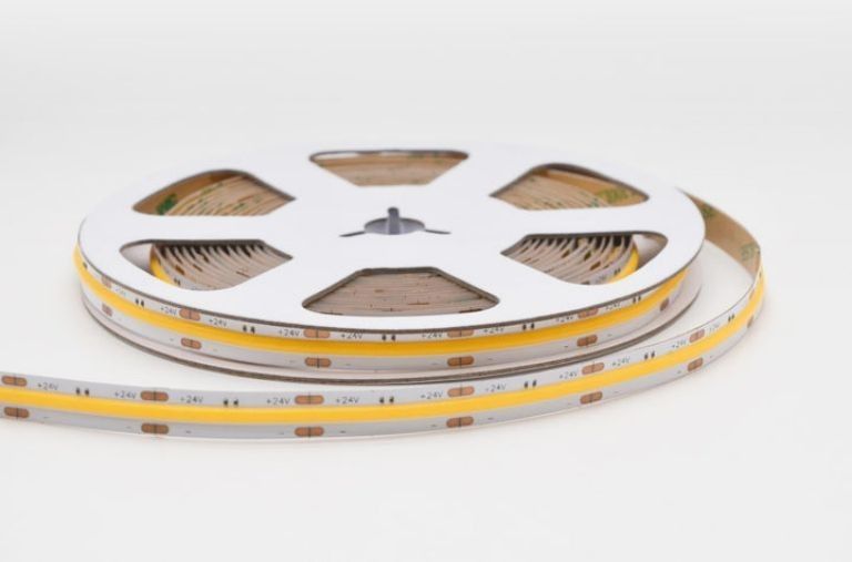 320 leds/m LED COB bande flexible DC24V 12V 5m 10W pour l'éclairage de paysage -25 50C CRI 90