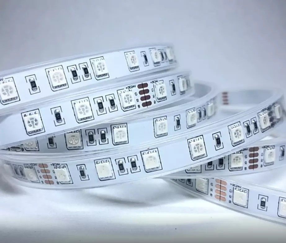 12w 12v 24v 10mm 60 LEDs Rgb 5050 Smd Flexible LED Strip Light avec et plusieurs couleurs