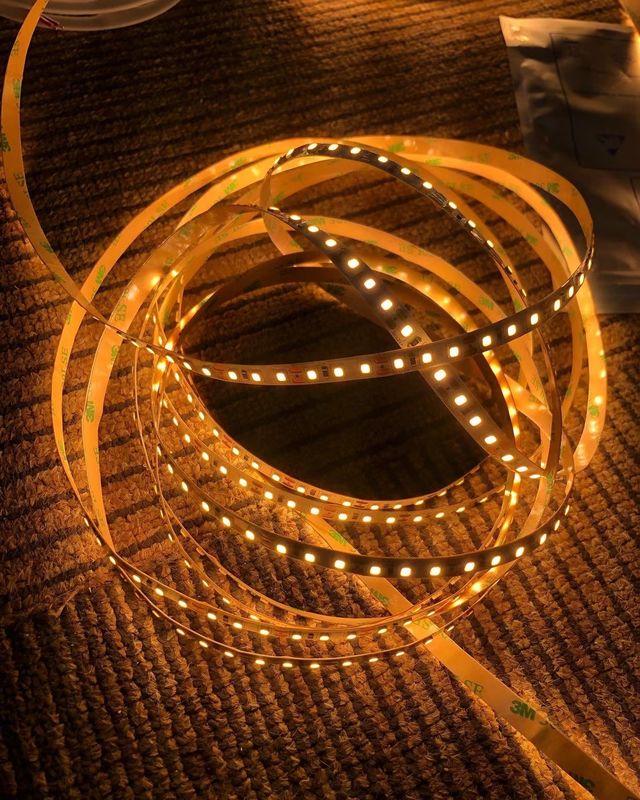 IP20 Éclairage de décoration de paysage 5m 10m 12v 24v 220v Rgbw Cob Light Strip