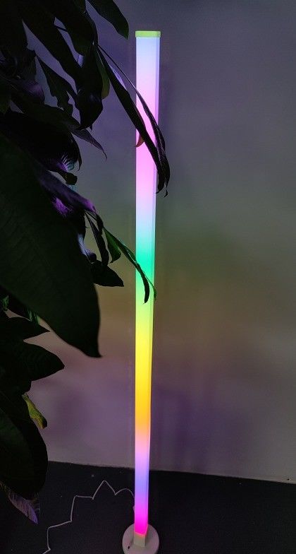 Éclairage décoratif de chambre à coucher 1,5 m LED Changer de couleur lampe de sol avec télécommande 2