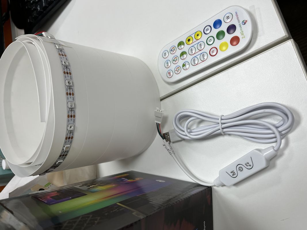 Lampe de sol à angle LED RGB maison.hôtel.éclairage Fonction décorative pour salon moderne