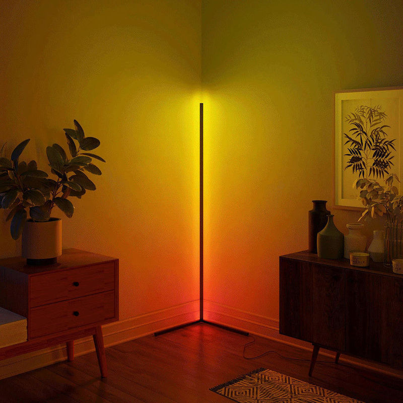 Lumière d'angle ambiante LED à changement de couleur RVB pour éclairage de sol décoratif 35*35*1500mm