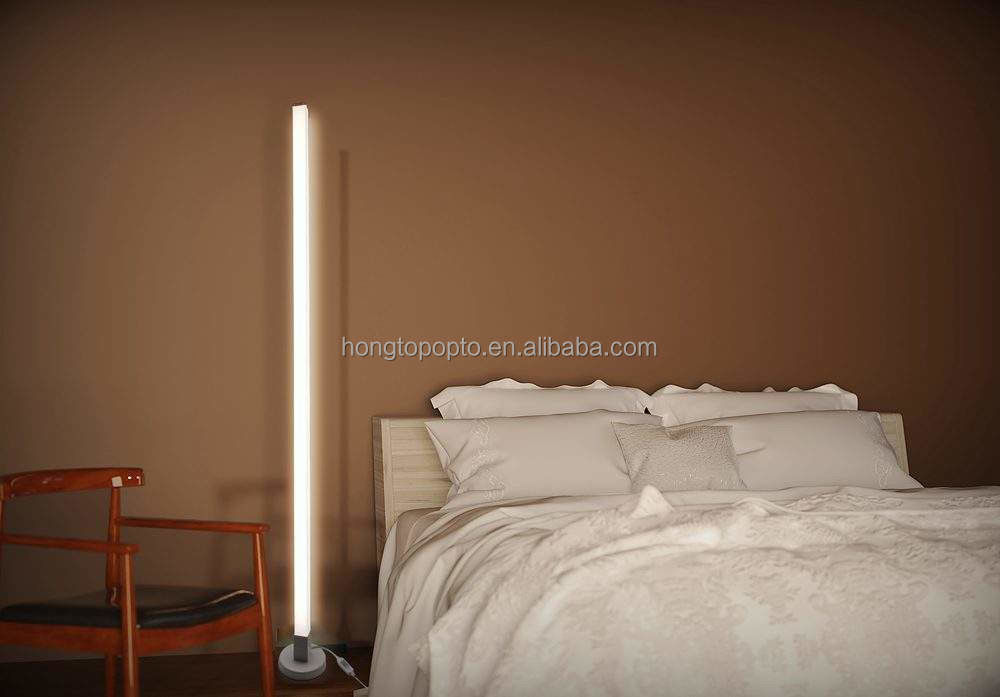 80lm/w Atmosphère à domicile Smart Led Floor Lamp avec changement de couleur USB RGB et contrôleur IR