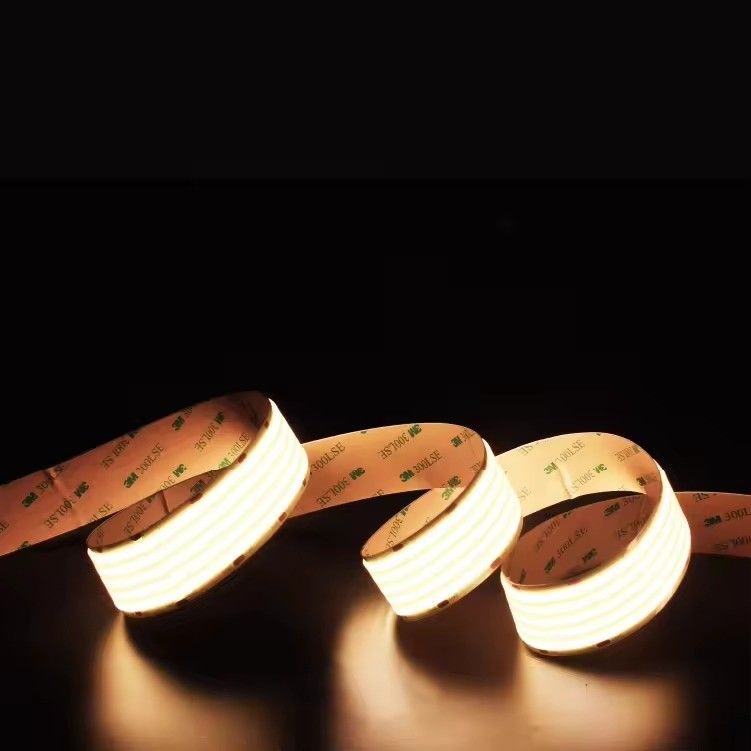 Super Large 1600LED Ultra Large COB LED Strip 80 Indice de rendu des couleurs IP20 Noté 30000 heures de travail pour le projet