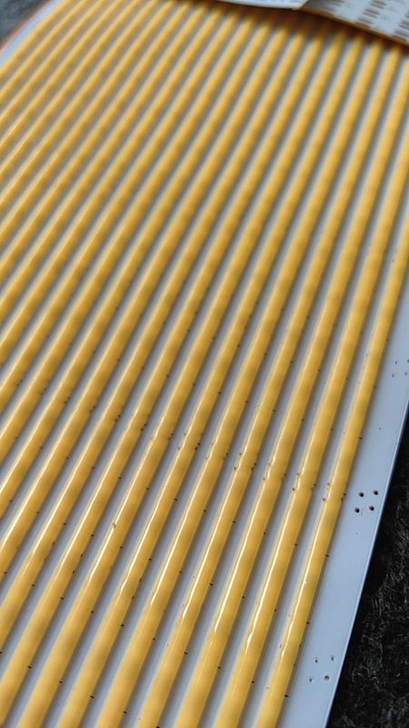 Super mince largeur de 3 mm de cuivre PCB Cob Strips Lumière pour la décoration de bureau intérieur extérieur