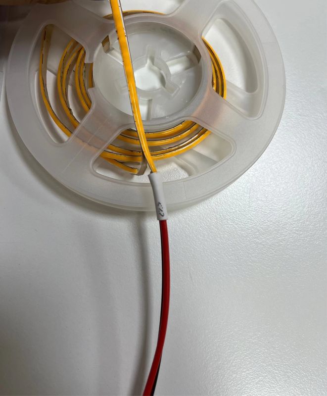 Super mince largeur de 3 mm de cuivre PCB Cob Strips Lumière pour la décoration de bureau intérieur extérieur