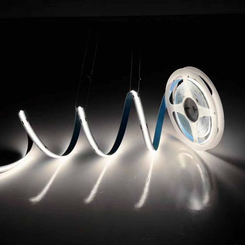 Économie d'énergie IP20 COB LED Strip Light 8mm PCB 300 puces par mètre avec 800lm Flux lumineux