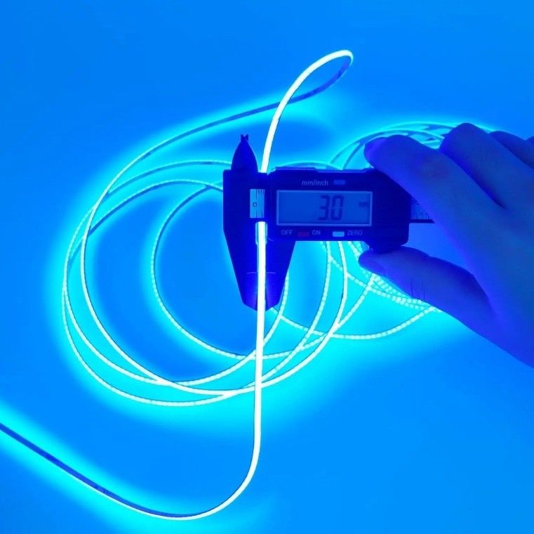 Lumière à bande LED COB à longue durée de vie avec faible luminosité 3 mm Ultra Slim 400Leds/m White COB Tape 50000 heures Idéal