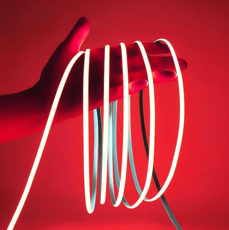 Lumière à bande LED COB à longue durée de vie avec faible luminosité 3 mm Ultra Slim 400Leds/m White COB Tape 50000 heures Idéal